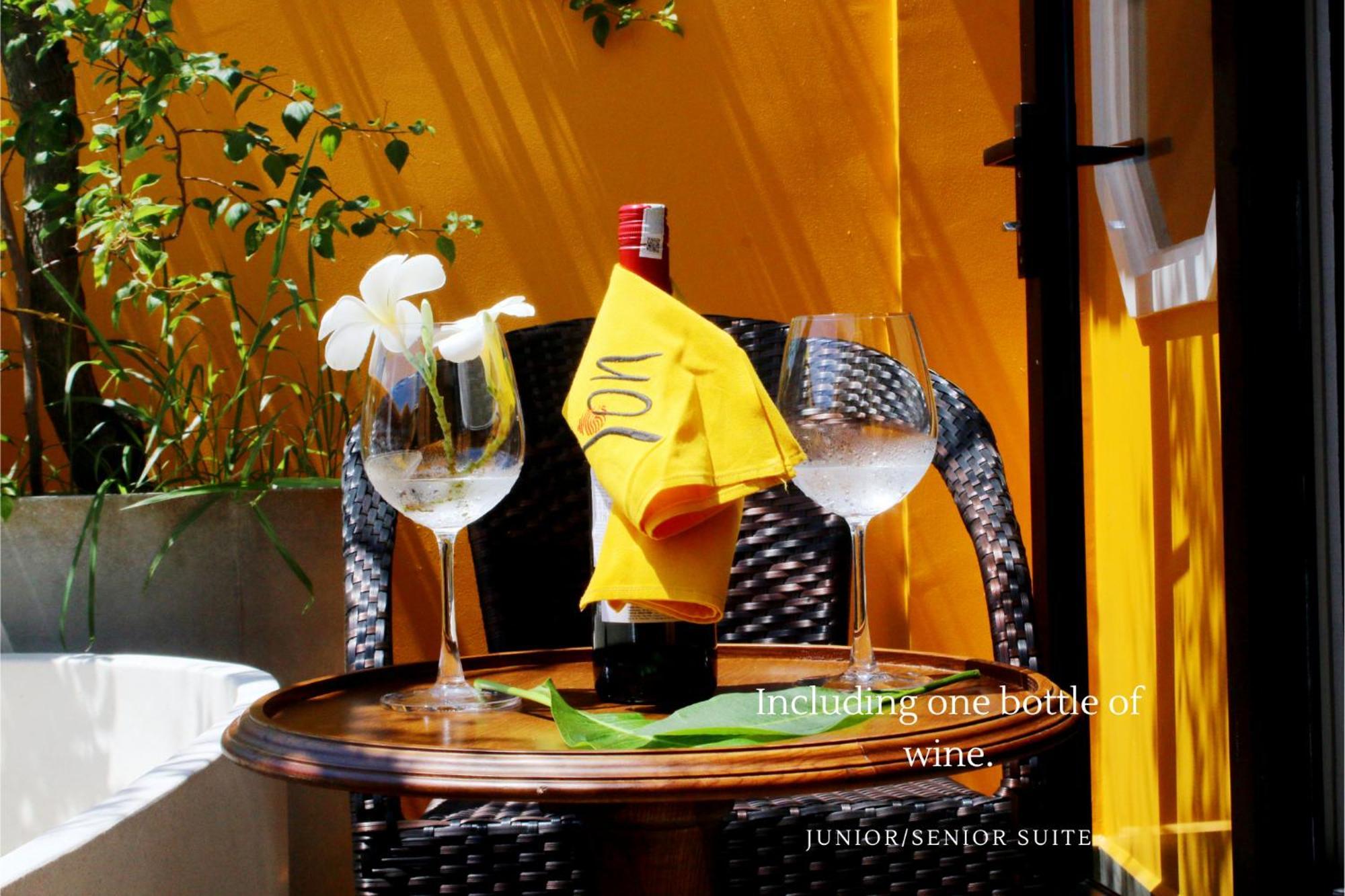 Son Hoi An Boutique Hotel&Spa Chambre photo Wine at the hotel