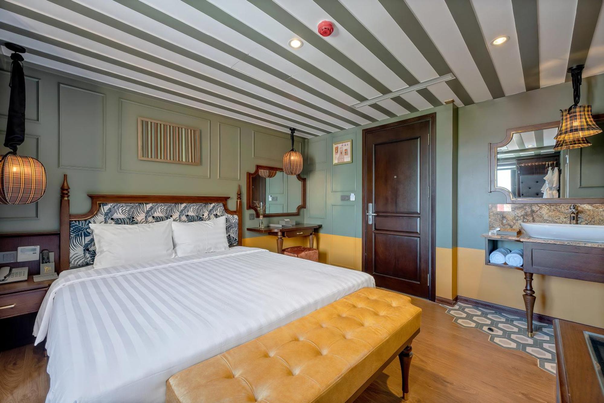 Son Hoi An Boutique Hotel&Spa Chambre photo A room at the hotel