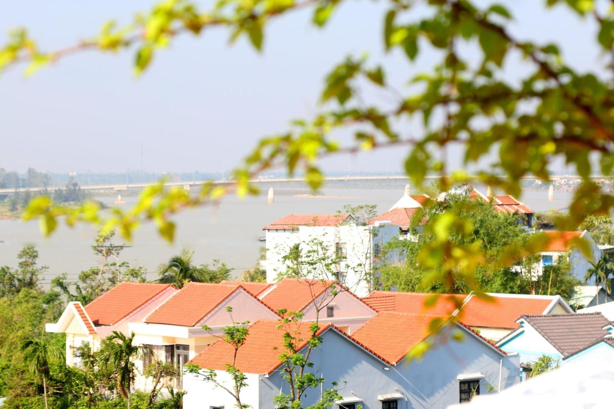 Son Hoi An Boutique Hotel&Spa Chambre photo View of the town